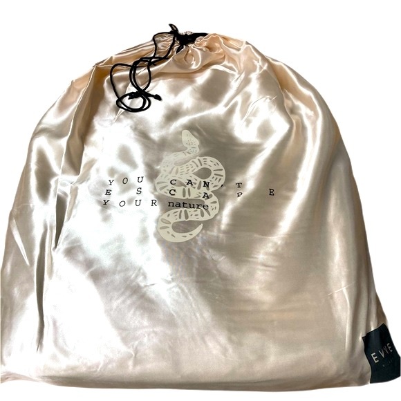 EVVE Milano Chicago Black & White Tote - NWT - Picture 9 of 12